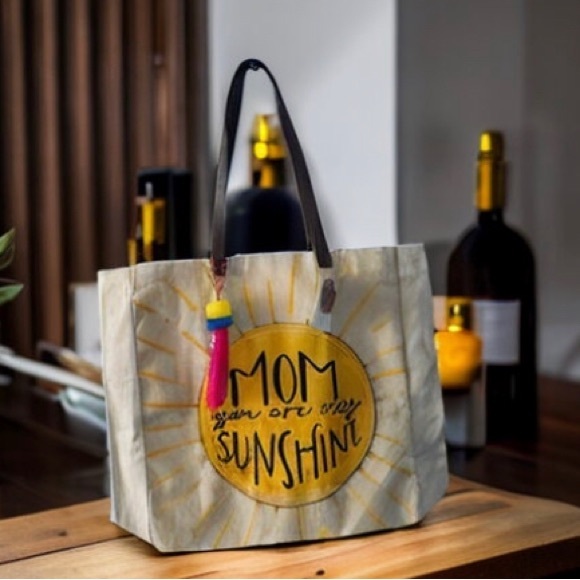 TOTE for mom. Roomy, Foldable, Reusable, NWT - Picture 3 of 8